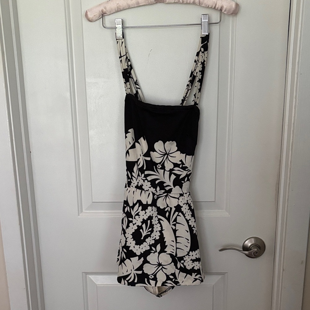 Oleg Cassini Black and White Garment